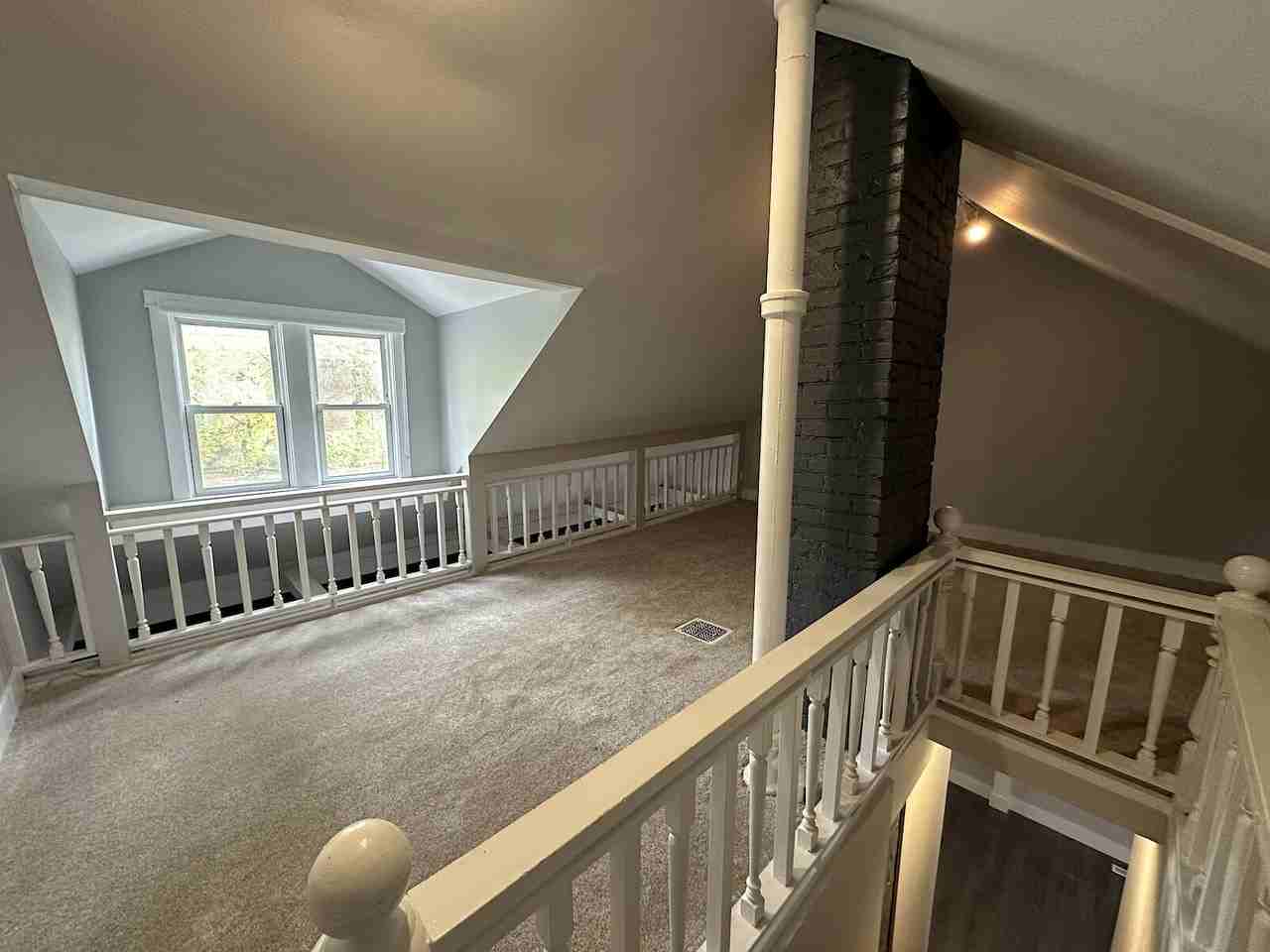 11801 102 Ave Nw - Photo 5 of 9