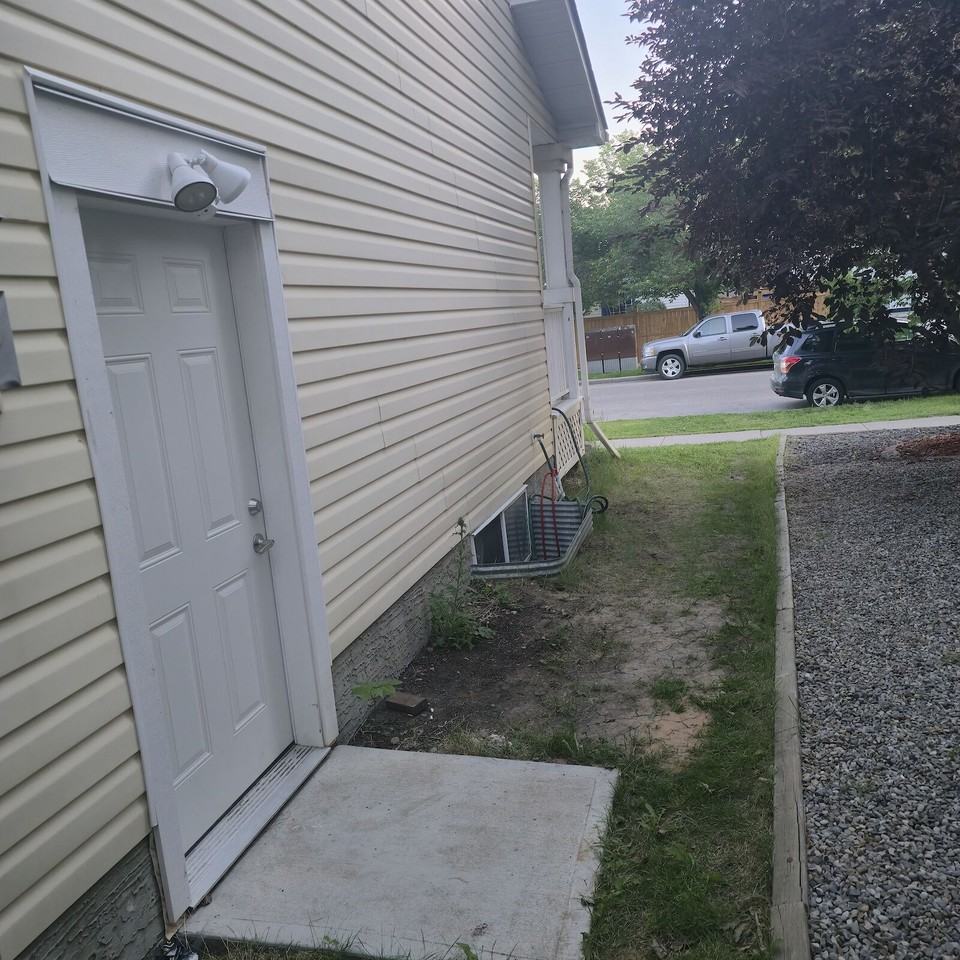 1032 Prestwick Cir Se - Photo 3 of 14