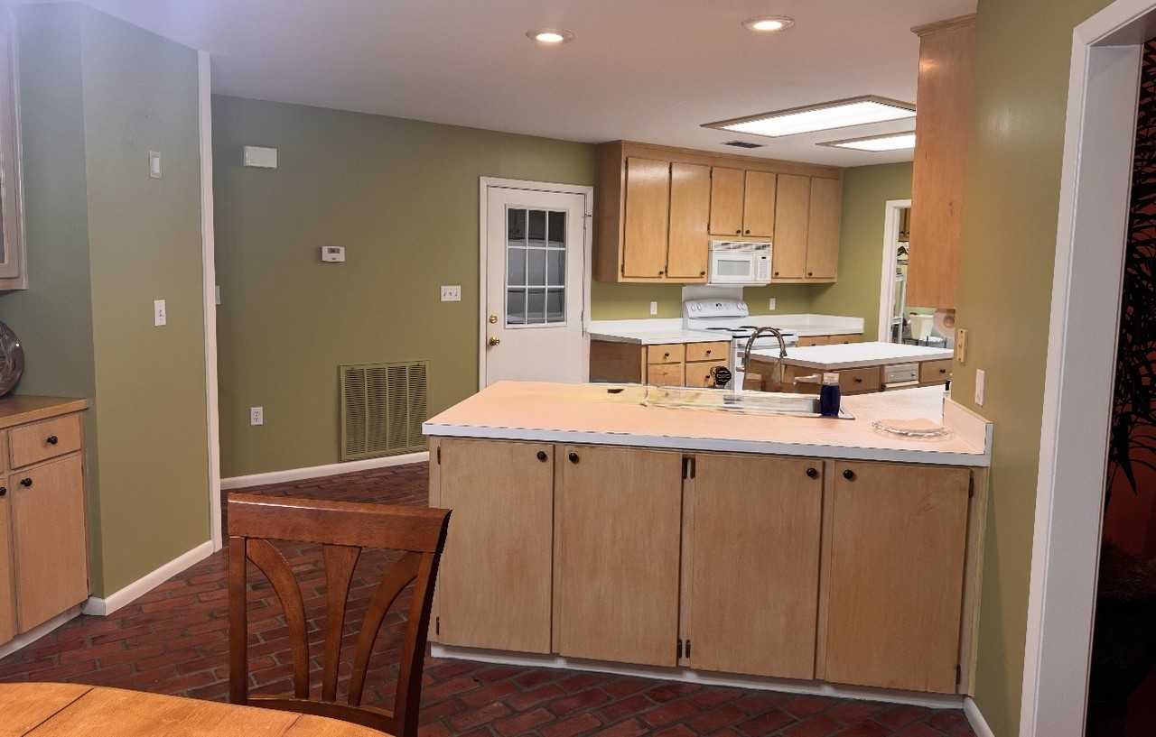 112 W Lakeside Dr #NA - Photo 6 of 12