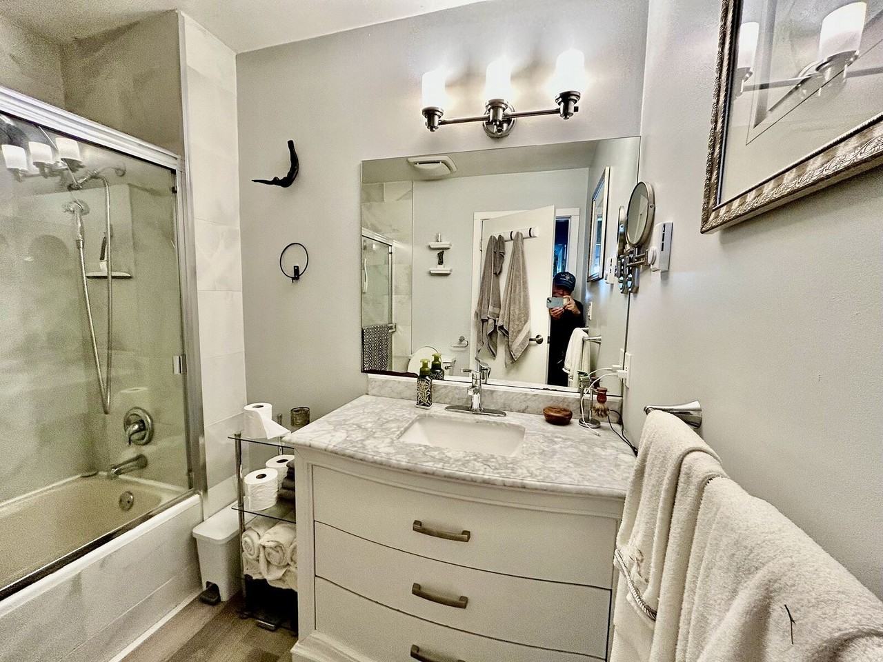 589 Temple St - Photo 5 of 28