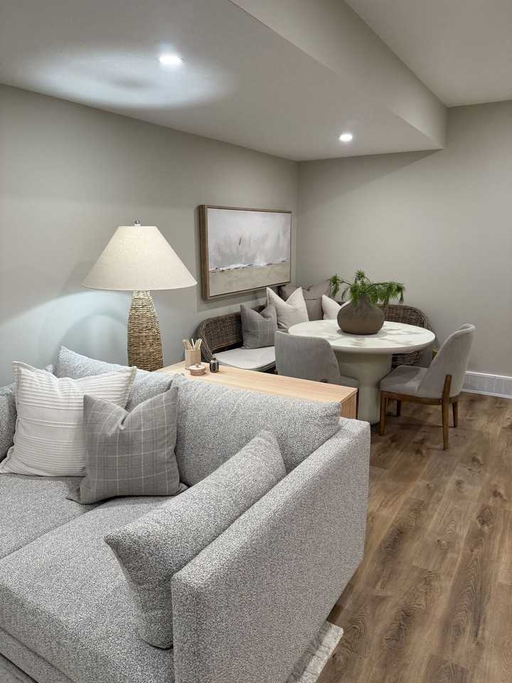 12 Mercado Rd Se - Photo 2 of 10