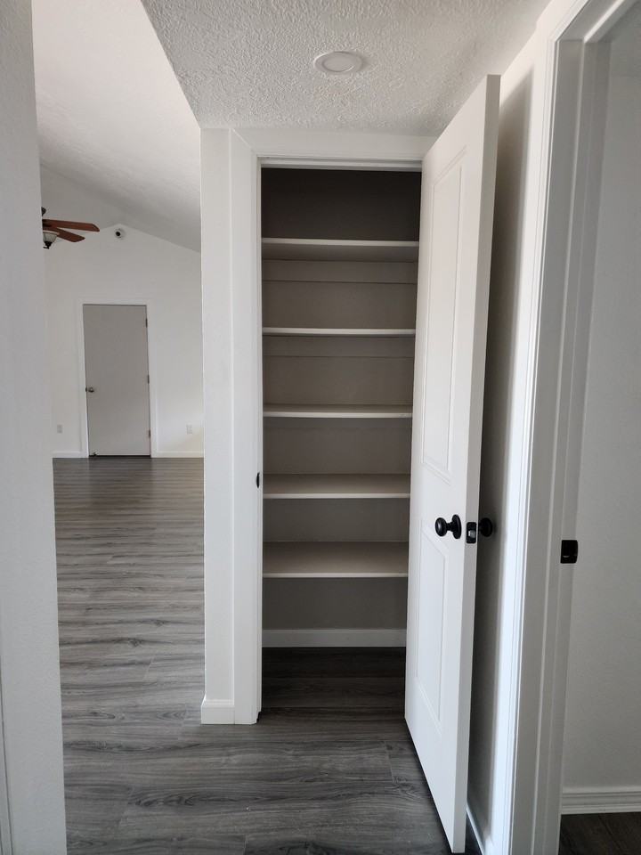 360 Alda Rd Se #NA - Photo 5 of 26