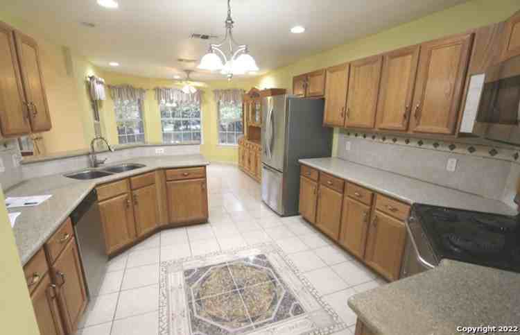1900 Bentwood Dr #NA - Photo 7 of 10