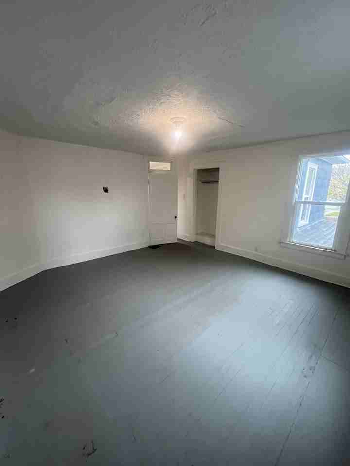 836 Madison Ave - Photo 4 of 10