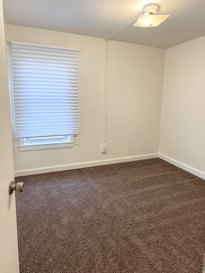1101 Elm St - Photo 4 of 9