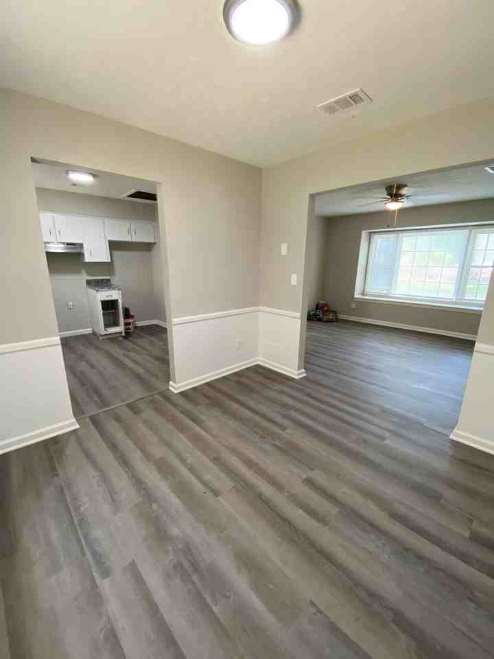 4253 Ridgefield Ct - Photo 7 of 33