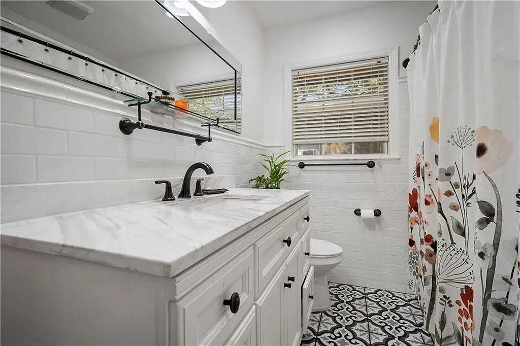 1054 Matterhorn St - Photo 3 of 3