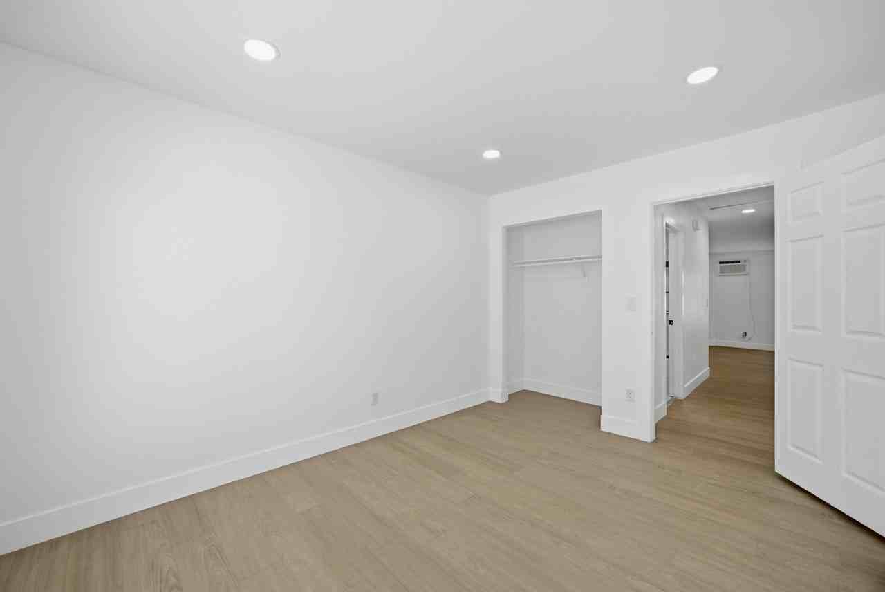 1040 W 165th Pl #2 - Photo 7 of 30