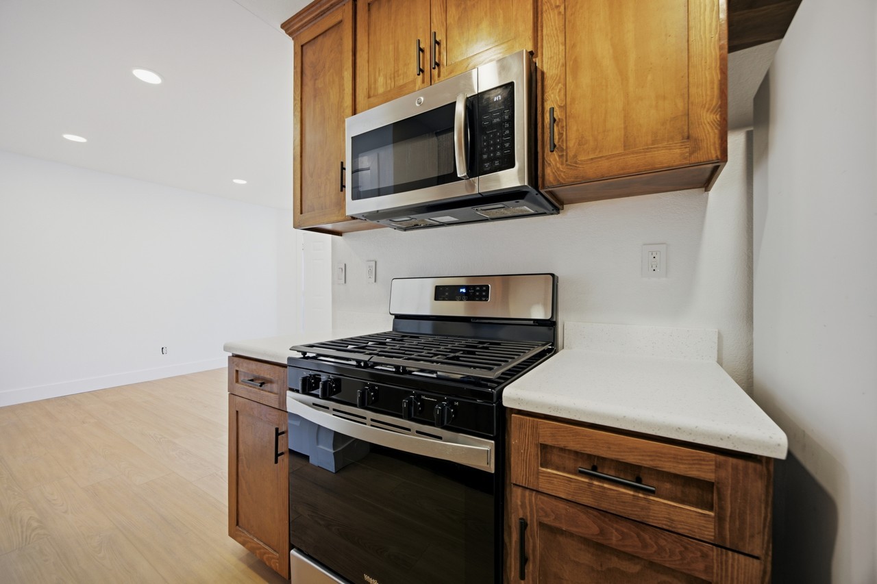 1040 W 165th Pl #2 - Photo 2 of 30