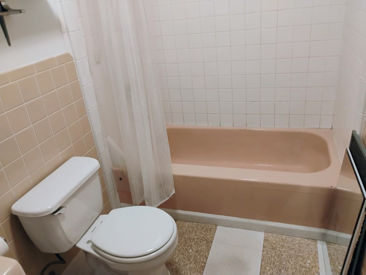 955 6th Ave E #5 - Photo 3 of 6