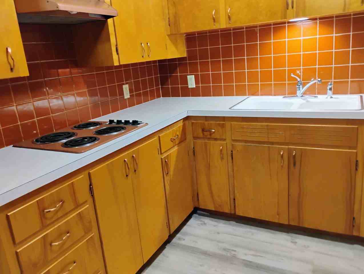 955 6th Ave E #5 - Photo 5 of 6