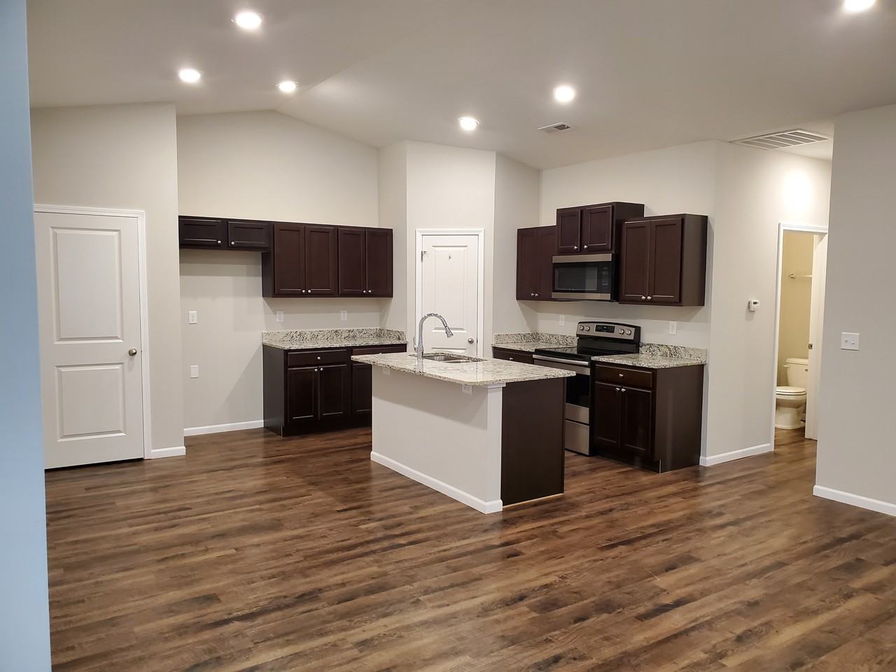 416 S Longbranch Dr - Photo 2 of 17