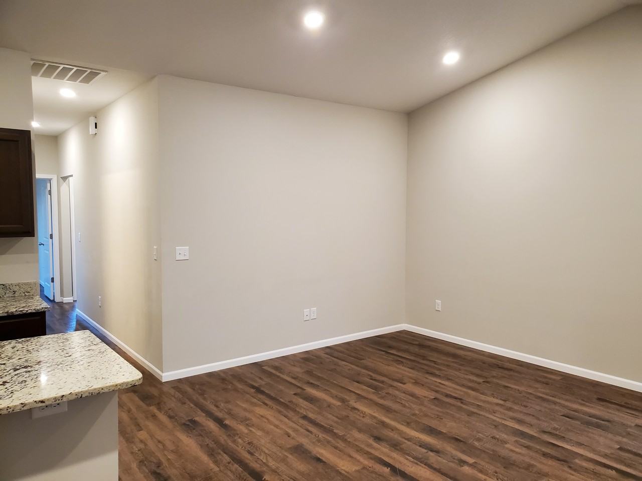 416 S Longbranch Dr - Photo 4 of 17