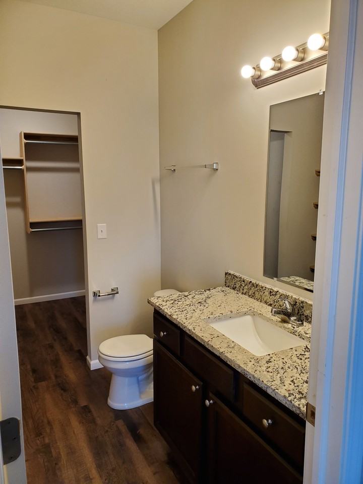 416 S Longbranch Dr - Photo 5 of 17