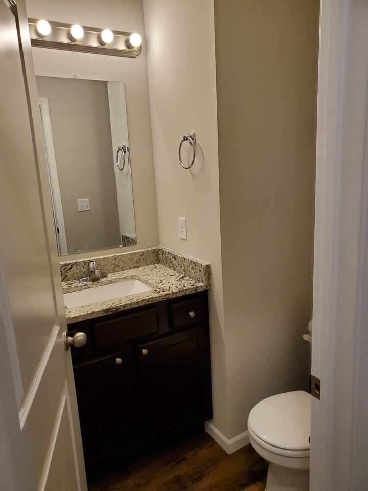 416 S Longbranch Dr - Photo 7 of 17
