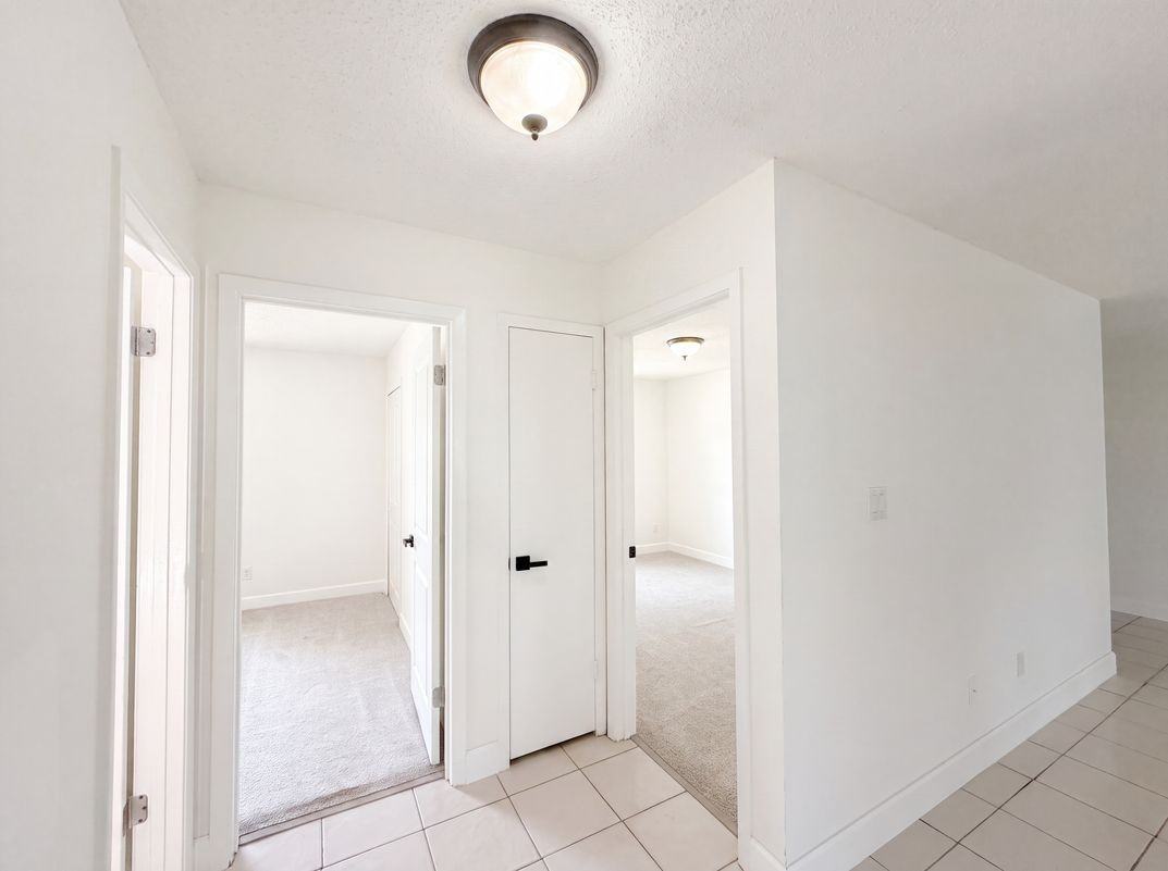 Fl #417 - Photo 2 of 26