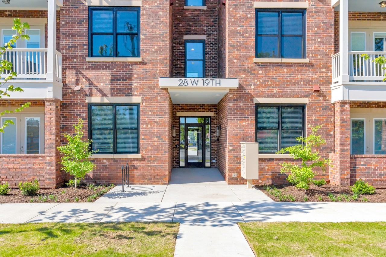 28 W 19th St #112