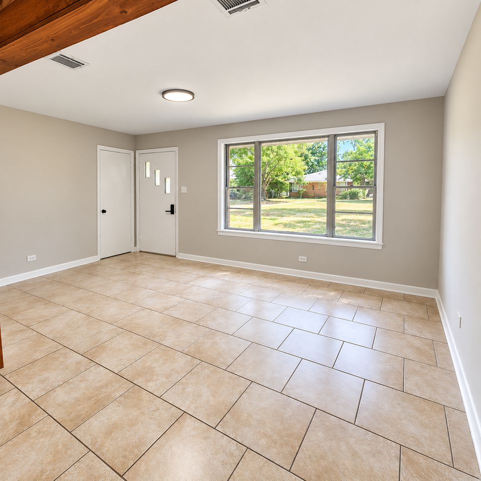 207 Rosewood Dr - Photo 2 of 7