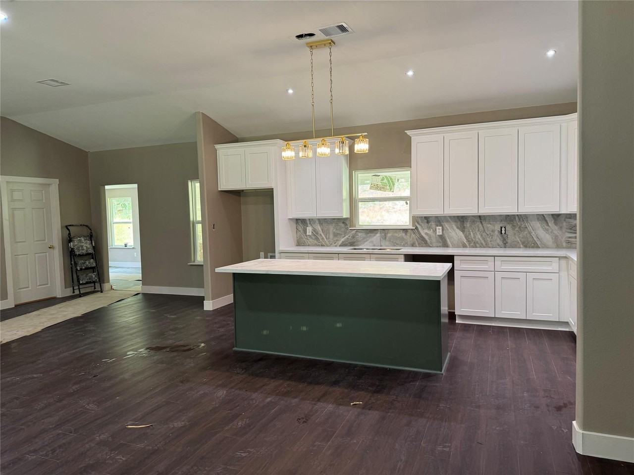 467 Whisperwood Dr - Photo 2 of 5