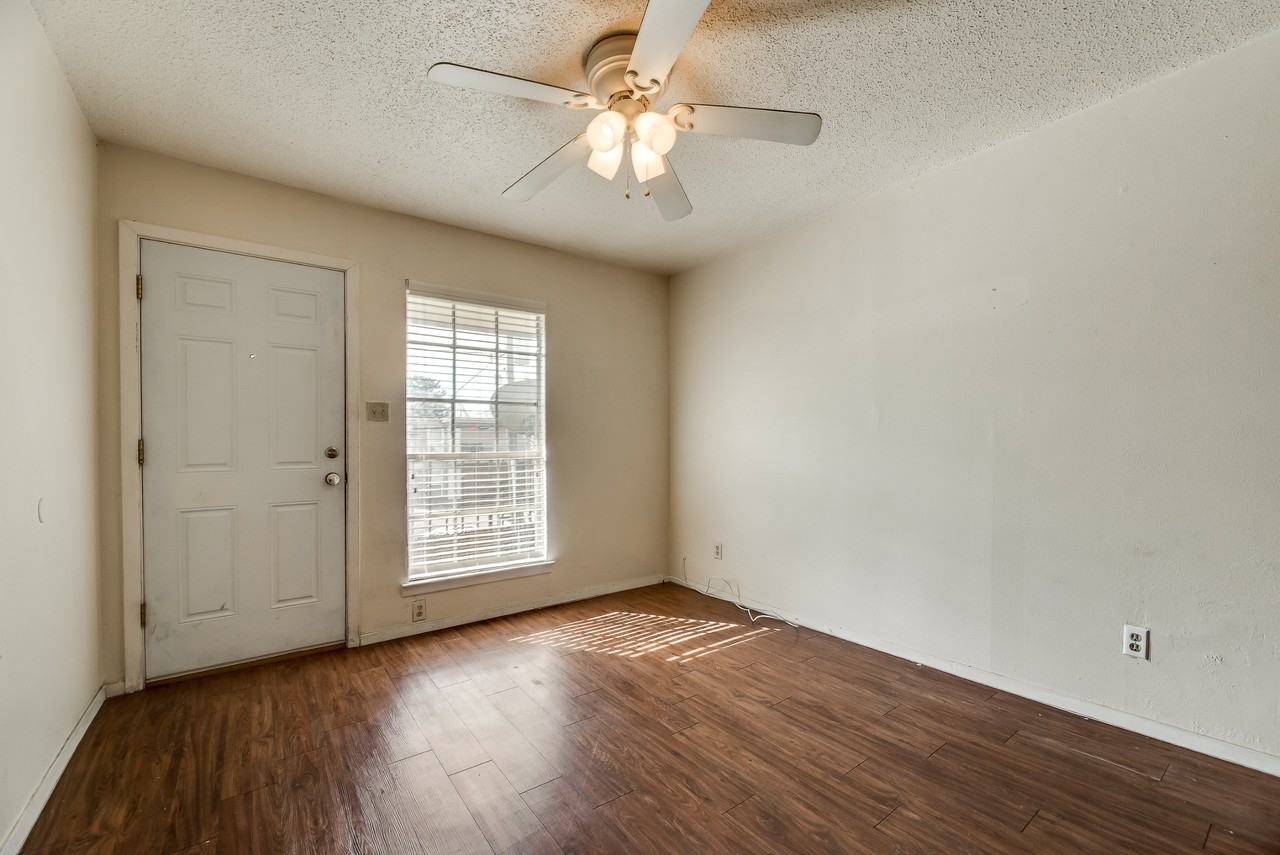 108 E Cedar St #1 - Photo 3 of 19