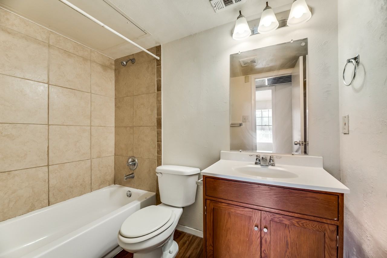 108 E Cedar St #1 - Photo 4 of 19