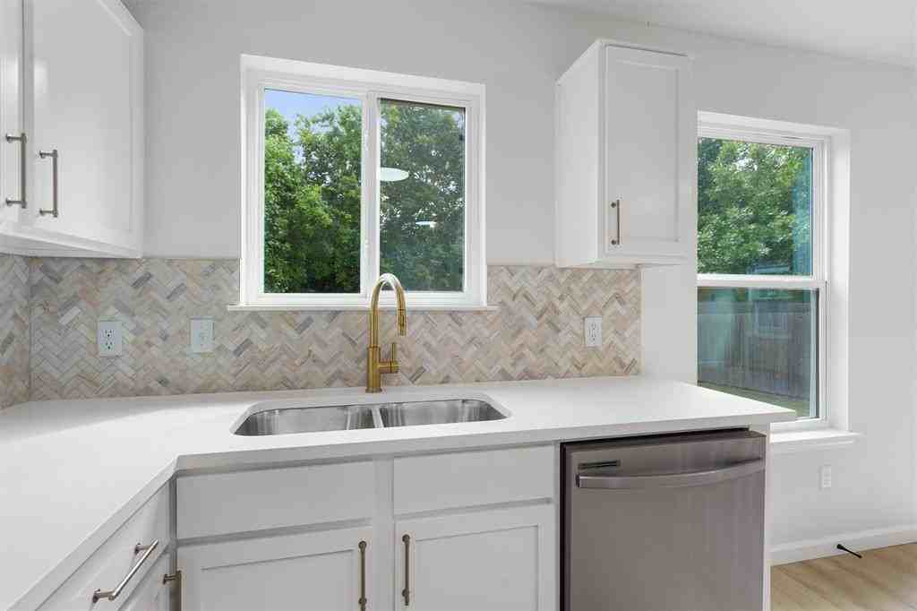 7115 Thannas Way - Photo 5 of 13