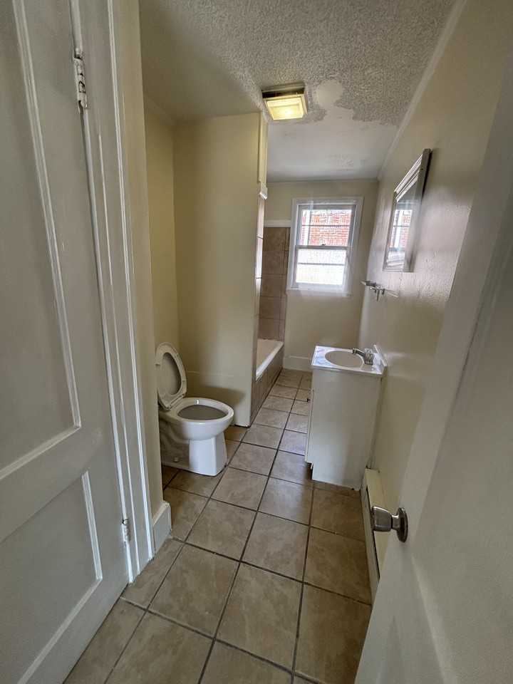 112 S Watauga Ave #A5 - Photo 3 of 12