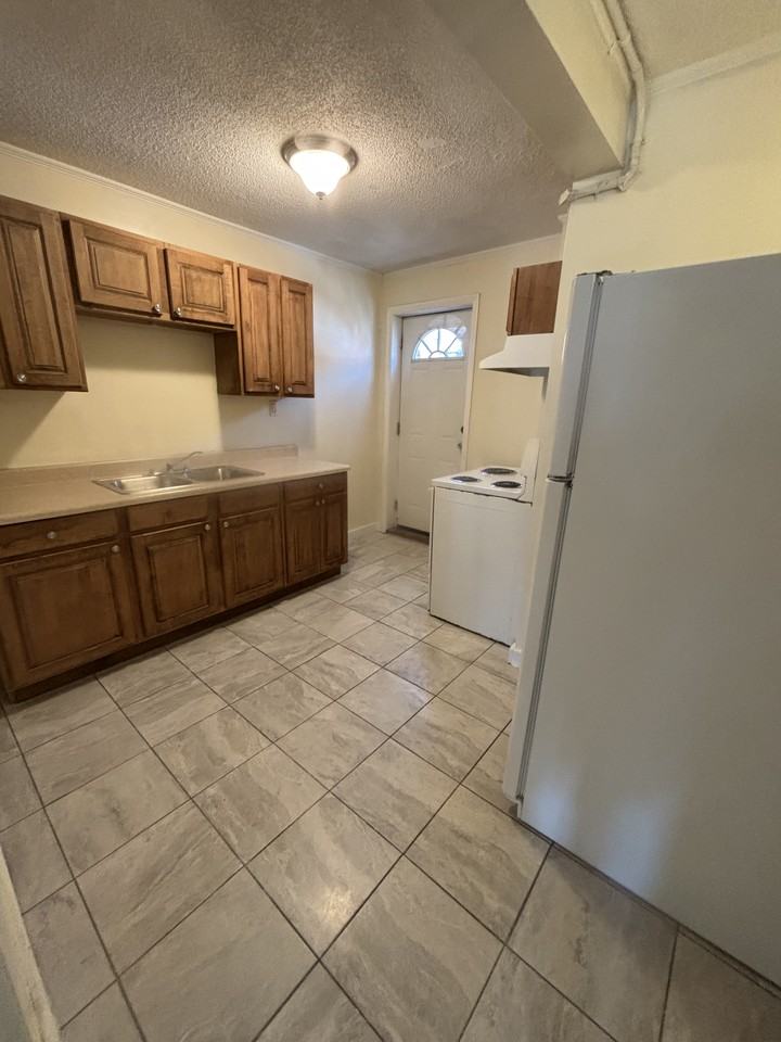 112 S Watauga Ave #A5 - Photo 4 of 12