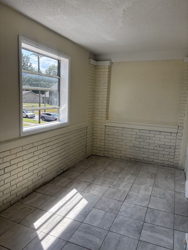 112 S Watauga Ave #A5 - Photo 5 of 12