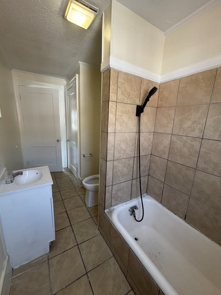 112 S Watauga Ave #A5 - Photo 6 of 12