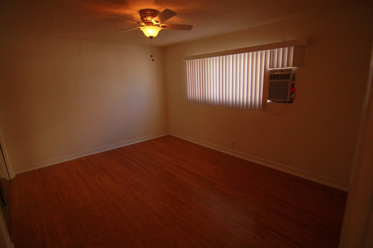 1114 North Clark Street #14 - Photo 4 of 17