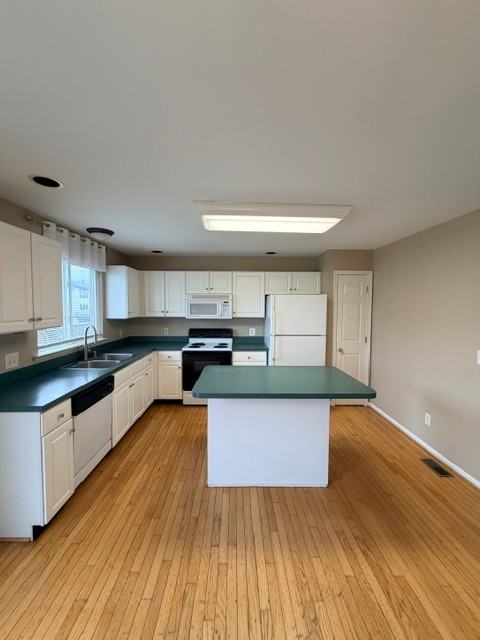 36 Lisa Dr #1 - Photo 3 of 11