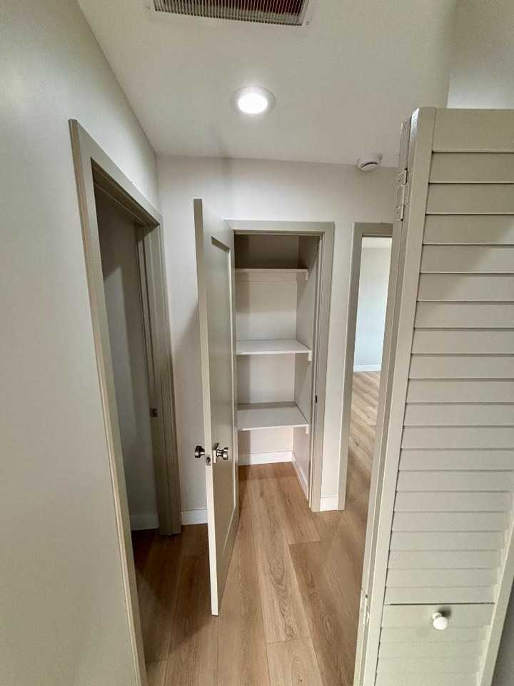 4629 70th St - Photo 5 of 11