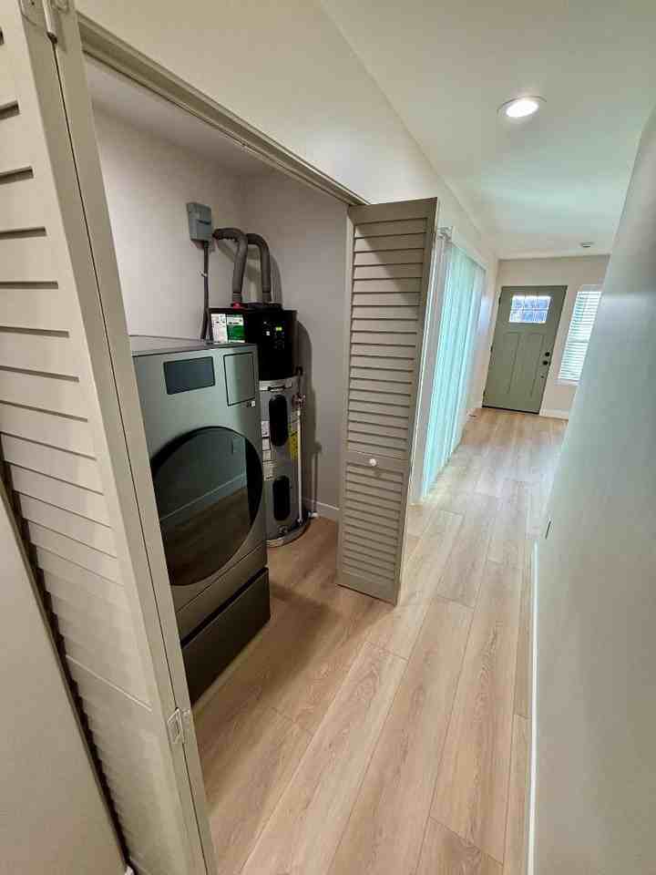 4629 70th St - Photo 6 of 11