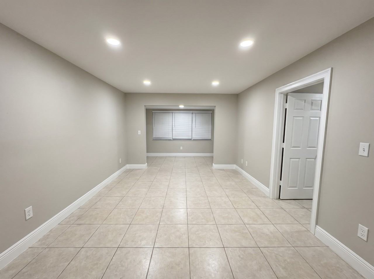 500 NE 135th St - Photo 2 of 10