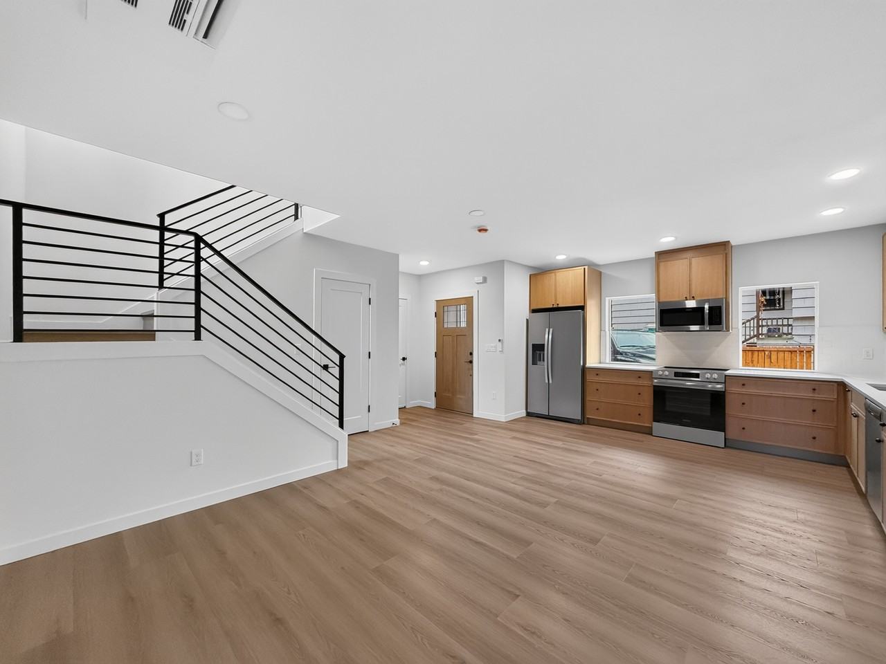 328 Ne 125th St #1 - Photo 3 of 22