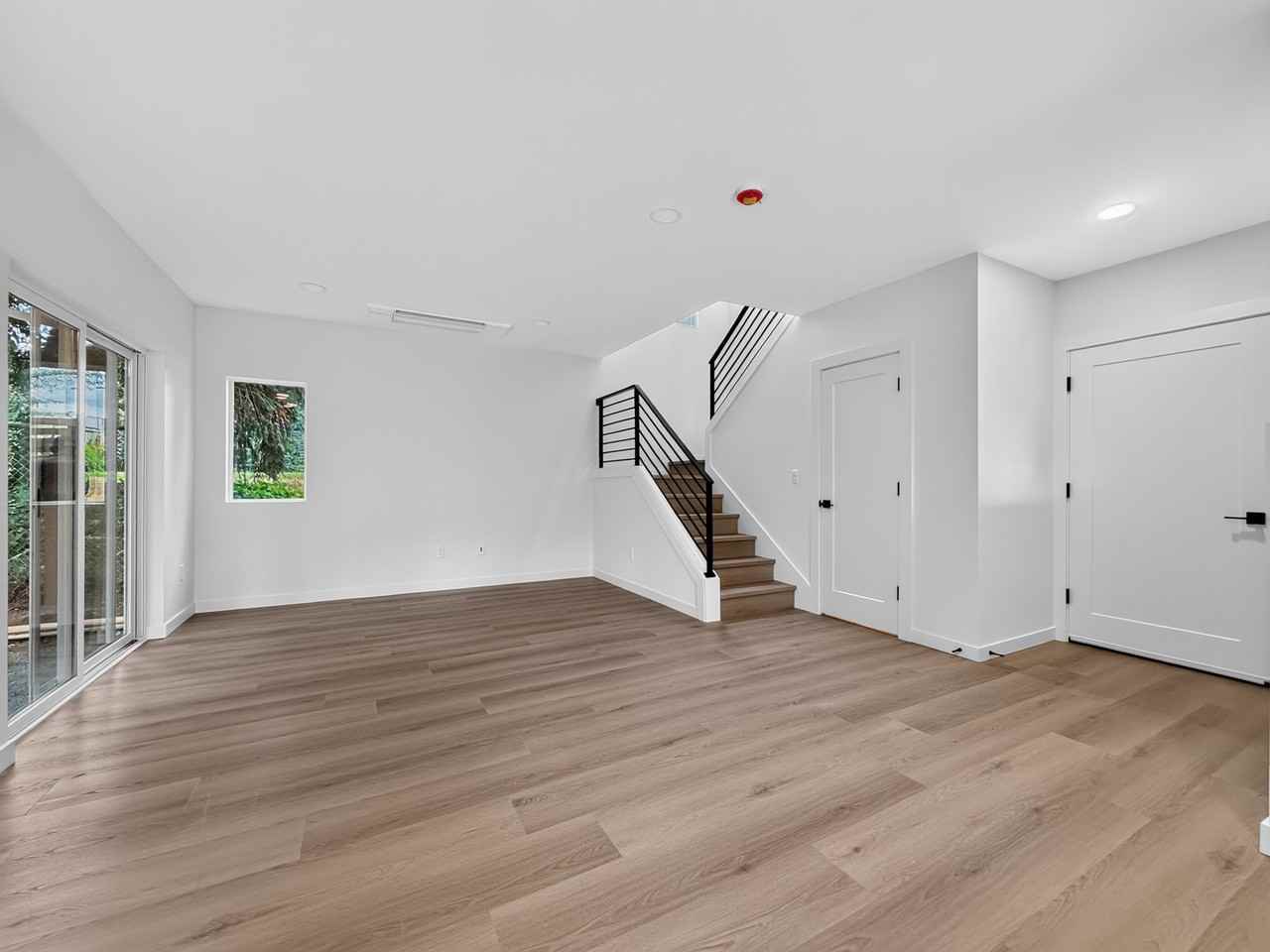 328 Ne 125th St #1 - Photo 6 of 22