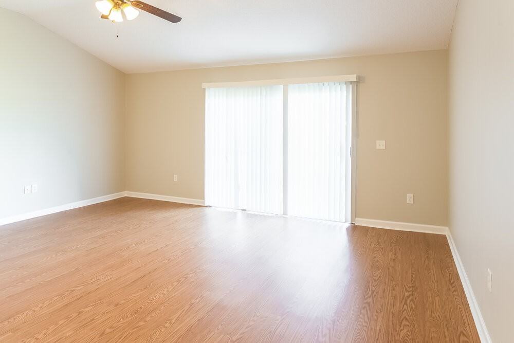 9373 Prosperity Lake Dr - Photo 4 of 16