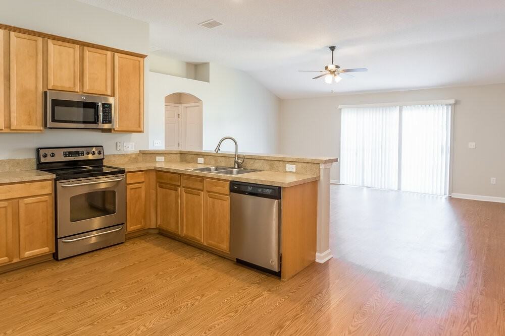9373 Prosperity Lake Dr - Photo 7 of 16