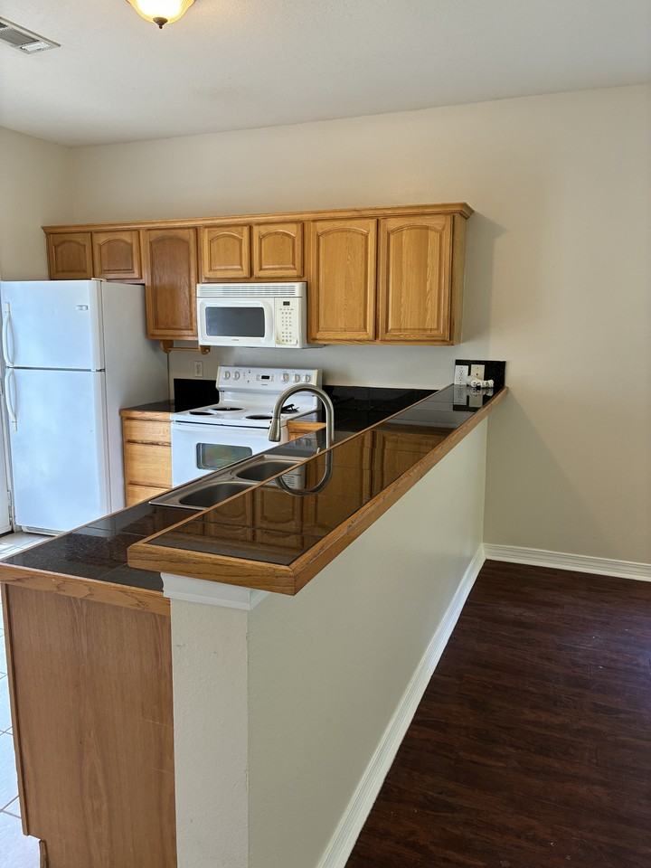 6027 E Newton St #1 - Photo 3 of 13