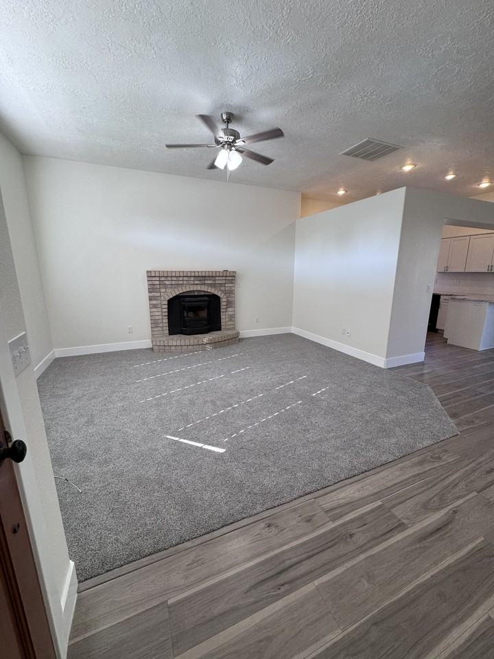 2145 E Katelyn Dr #1 - Photo 4 of 22