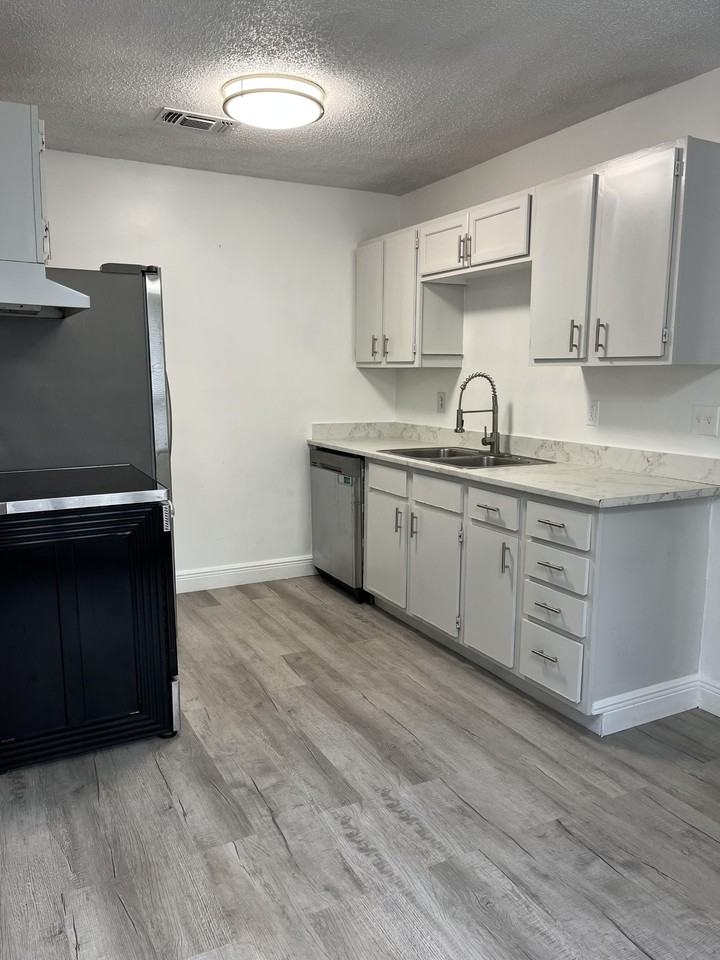 512 Stallings Ave #1 - Photo 2 of 46