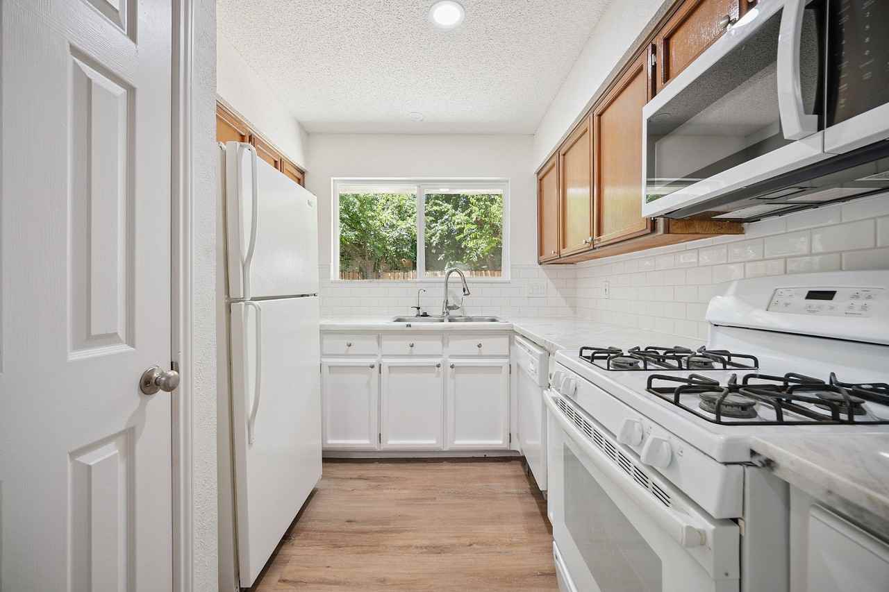 2108 Laura Ct #1 - Photo 5 of 11