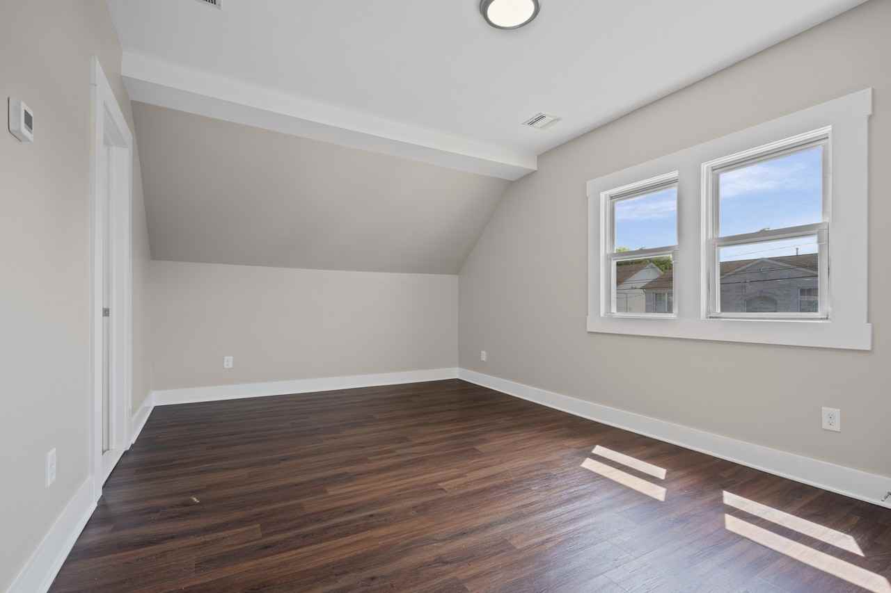 18 Saint Ann St #2 - Photo 2 of 12