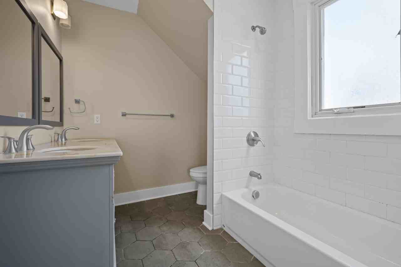 18 Saint Ann St #2 - Photo 7 of 12