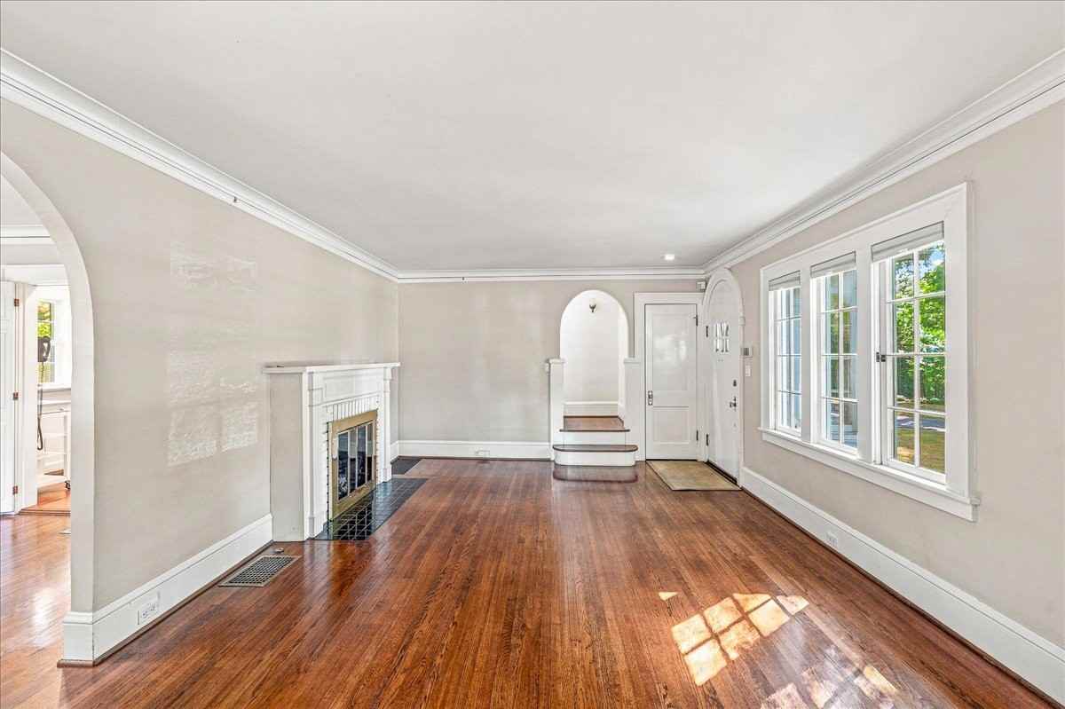 3411 Se Crystal Springs Blvd #1 - Photo 5 of 19