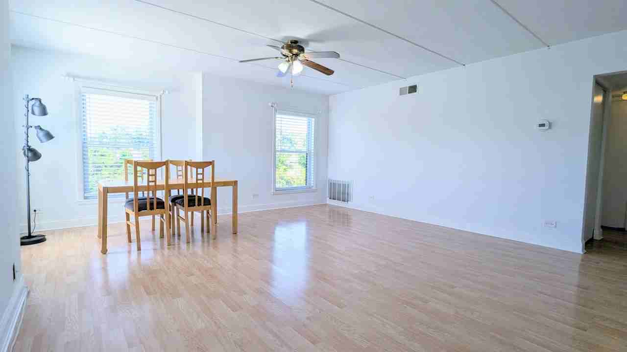 2610 Oakton St Apt 5w #5W - Photo 3 of 14