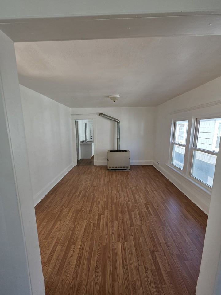 123 Maple Ave #2 - Photo 3 of 9