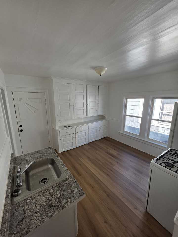 123 Maple Ave #2 - Photo 6 of 9