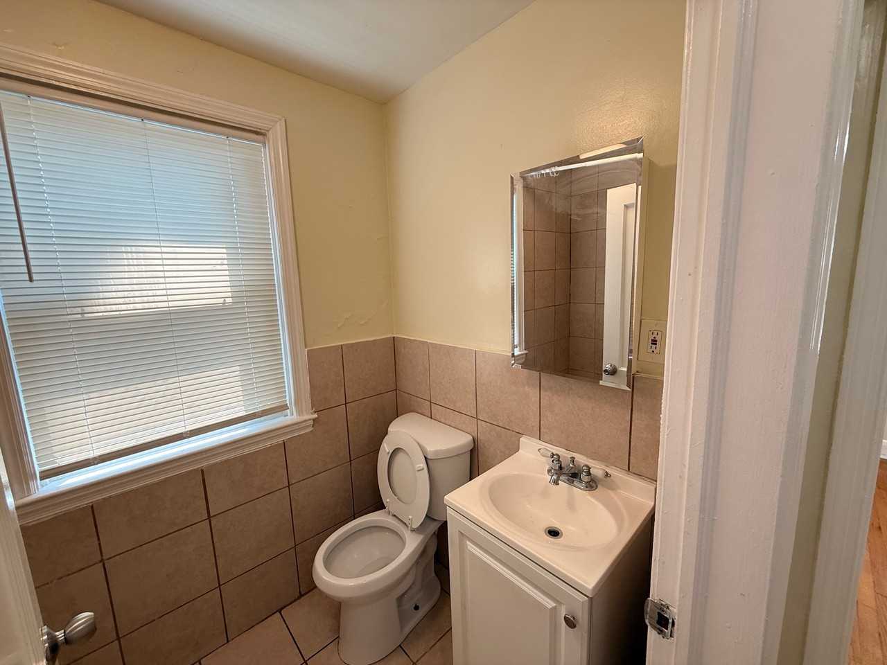 4333 Hamilton Ave #2 - Photo 5 of 14